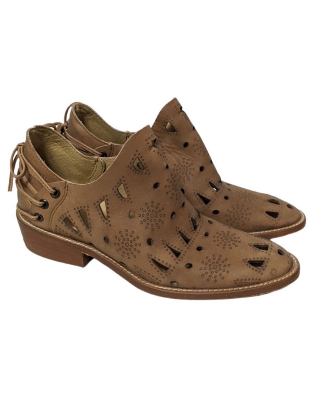 NWOB Musse & Cloud Coolise Laser Cut Lace Back Leather Ankle Boots 9